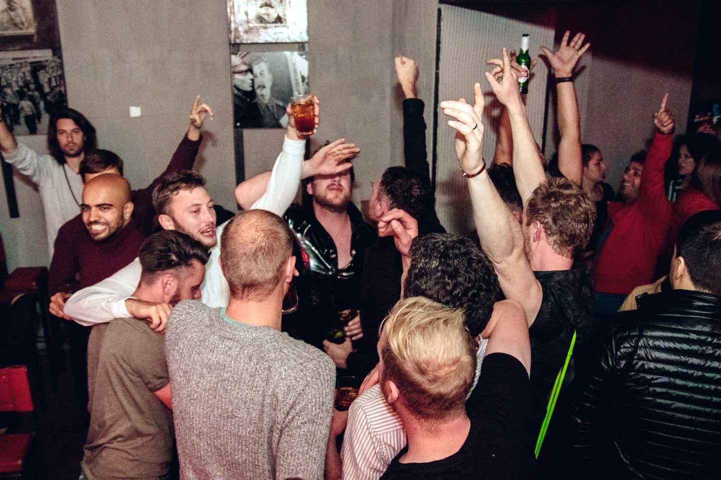 Búkarest: Stelpna- eða strákaveisla með sérsniðnu barferðalagi