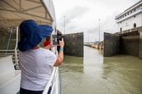 Panamá, crucero guiado por el Canal de Panamá hacia el norte con almuerzo de caja - Hizvo