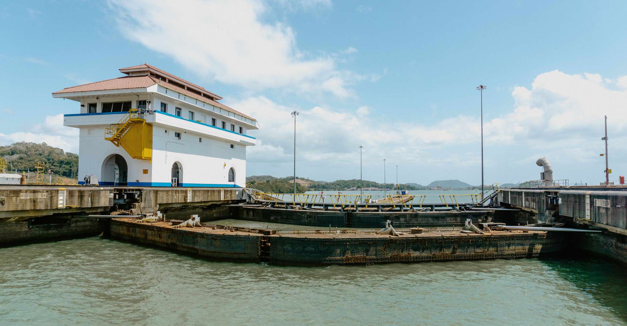 Panama, crociera guidata verso nord sul canale di Panama con Box Lunch - Hizvo
