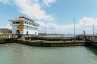Panamá, crucero guiado por el Canal de Panamá hacia el norte con almuerzo de caja - Hizvo