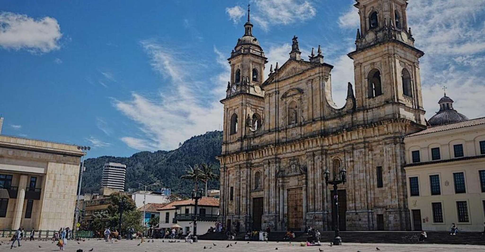 Bogotá, Walking Tour in La Candelaria with Refreshments - Housity