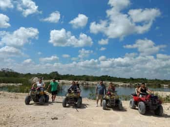 Desde Progreso: Excursión en quad al Pueblo Fantasma y Acceso al Club de Playa