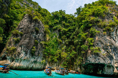 Phuket : Excursion d'une journée aux îles Phi Phi et à la baie de Maya avec déjeunerPhuket : visite des Îles Phi Phi et Maya Bay avec déjeuner