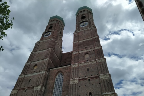 Munich: Bavarian Beer Walking Tour with Samples & Food