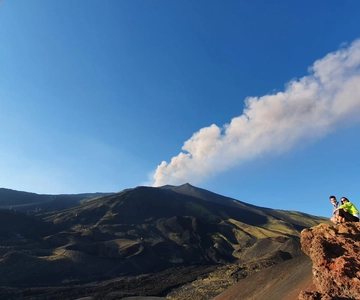 De Taormina: Excursão ao Etna com caminhadas, visita a grutas e degustações
