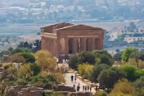 Da Catania o Taormina: Tour di Agrigento e Piazza Armerina