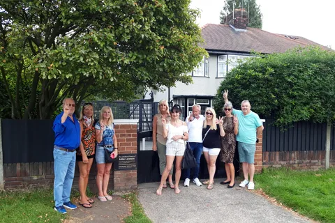 Liverpool: Beatles Childhood Homes Private Taxi Tour