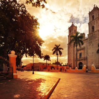 From Mérida: Day Trip to Valladolid and Izamal