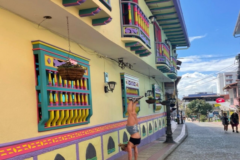 Van Medellin: privé Guatape-autotour met koffietourPrivétour met pick-up om 08.00 uur