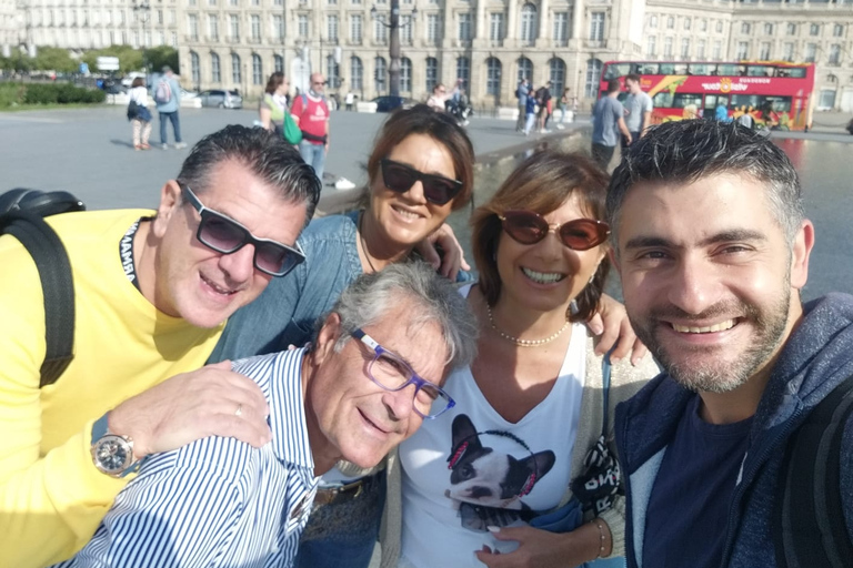 Tour privato esclusivo di Bordeaux: misteri e storia di Canelé!Bordeaux: tour privato a piedi con Canelé - 2 ore