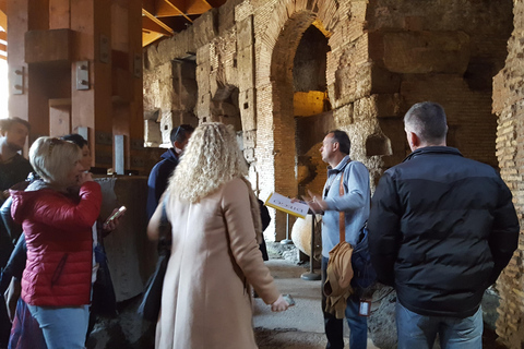 Rome: Colosseum with Undergrounds and Arena Tour Rome: Colosseum Undergrounds Guided Tour in Spanish