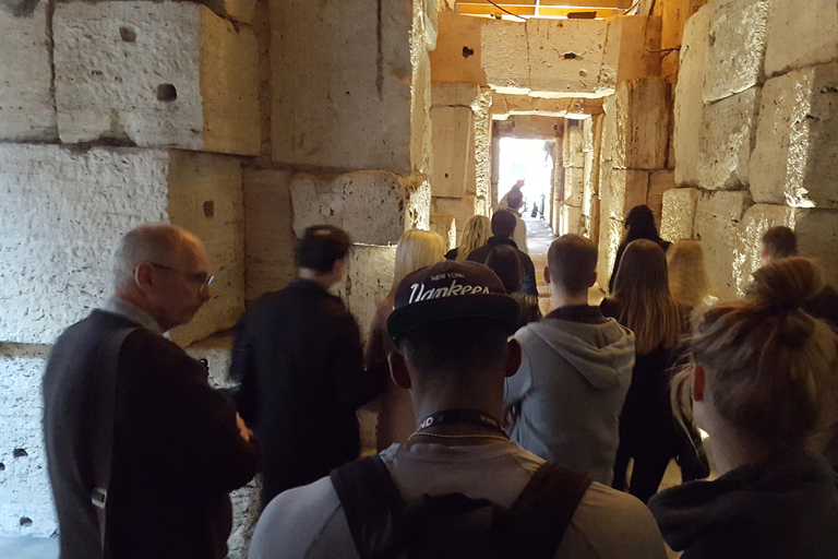 Rome: Colosseum with Undergrounds and Arena Tour Rome: Colosseum Undergrounds Guided Tour in Spanish