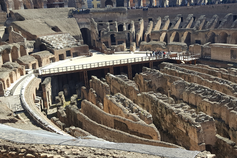 Rome: Colosseum with Undergrounds and Arena Tour Rome: Colosseum Undergrounds Guided Tour in Spanish