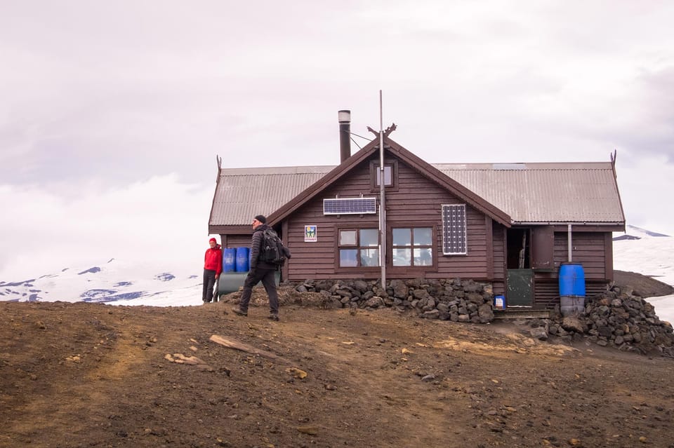 Fimmvörðuháls hut shop