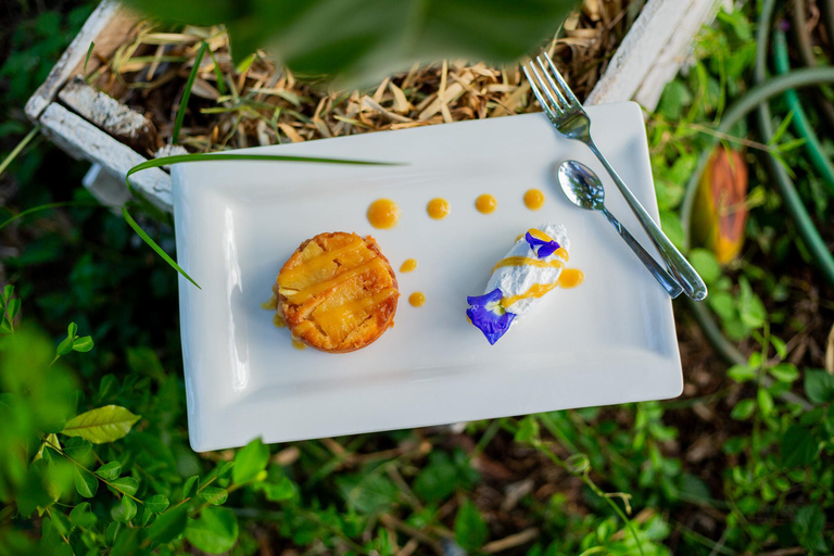 Zanzíbar:Cueva Secreta,Experiencia Off the Grid almuerzo,trasladoOpción de menú Plata con traslado desde cualquier lugar de Zanzíbar