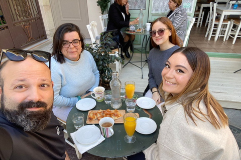 Rethymno: Paseo por el casco antiguo con comida y taller de filoRethymno: Tour a pie por el casco antiguo con comida