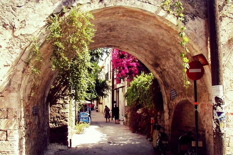 Rethymno: Paseo por el casco antiguo con comida y taller de filoRethymno: Tour a pie por el casco antiguo con comida