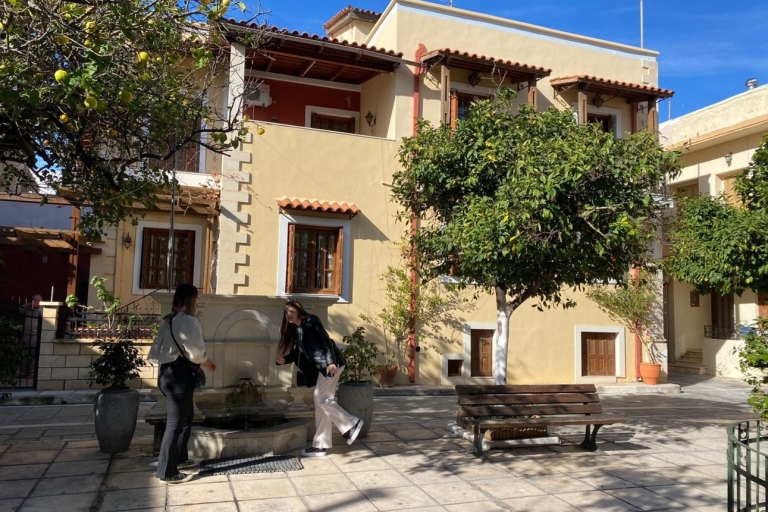 Rethymno: Paseo por el casco antiguo con comida y taller de filoRethymno: Tour a pie privado por el casco antiguo con comida