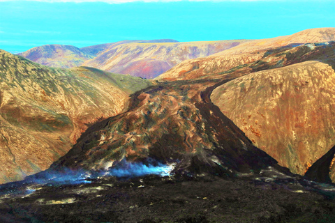 Reykjavík: randonnée sur le site de l'éruption du volcan et visite géothermiqueVisite avec prise en charge à partir de lieux sélectionnés