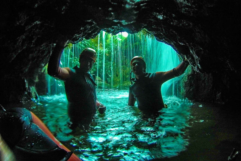 Experiência de canyoning e passeio às Furnas (Açores - São Miguel)Ponta Delgada: Passeio Parque Natural da Ribeira dos Caldeirões