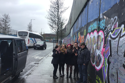 Belfast: Black Taxi Tour i Crumlin Road Jail TourBelfast: czarna taksówka, wycieczka po więzieniu Crumlin Road