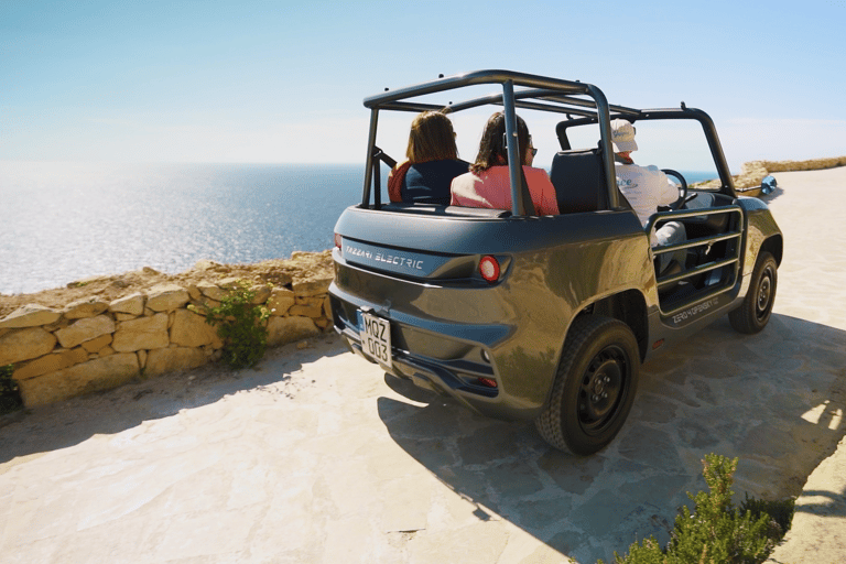 Malta: Gozo Private Chauffeured E-Jeep Tour z promem