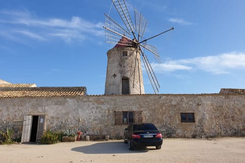 Trapani: Trapani Salt Pans and Paceco Sunset Tour
