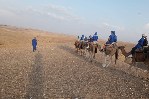 Marrakech: balade à dos de chameau dans le désert d'Agafay et excursion en VTT