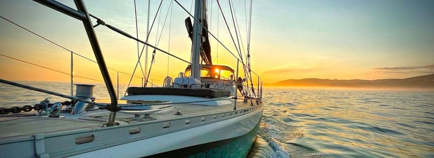 Croisière au coucher du soleil à Knysna avec dîner léger et vin