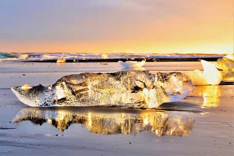 From Reykjavik: Jökulsárlón Glacier Lagoon Full-Day Trip