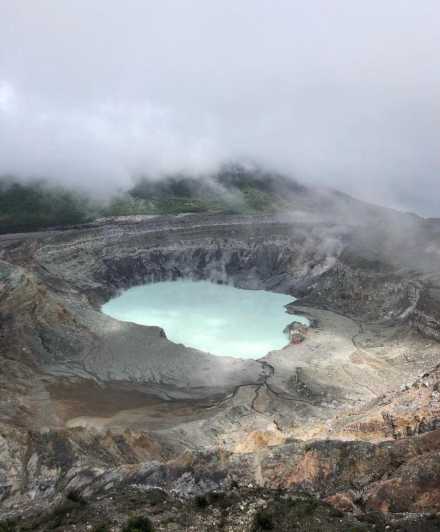 Poas vulkanaktive krater, la Paz-fossen og fugletitting