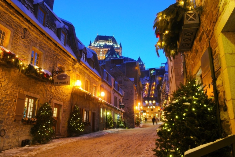 Quebec: visita guiada a pie por la ciudad vieja en inviernoTour en grupo en francés