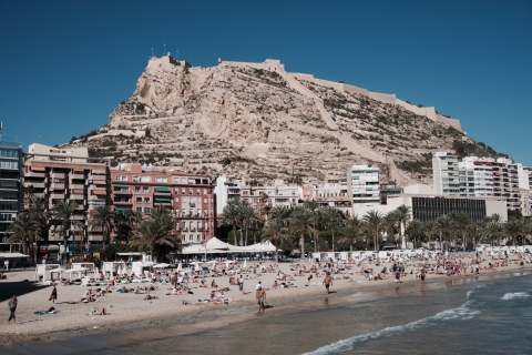 Desde Valencia: excursión privada de un día a Alicante con guía local