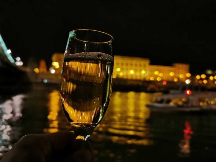 budapest 1 hour sightseeing cruise with welcome drink