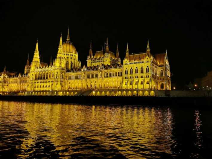 budapest 1 hour sightseeing cruise with welcome drink