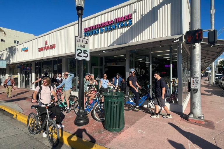 Miami : visite culturelle et architecturale de South Beach à véloVisite privée