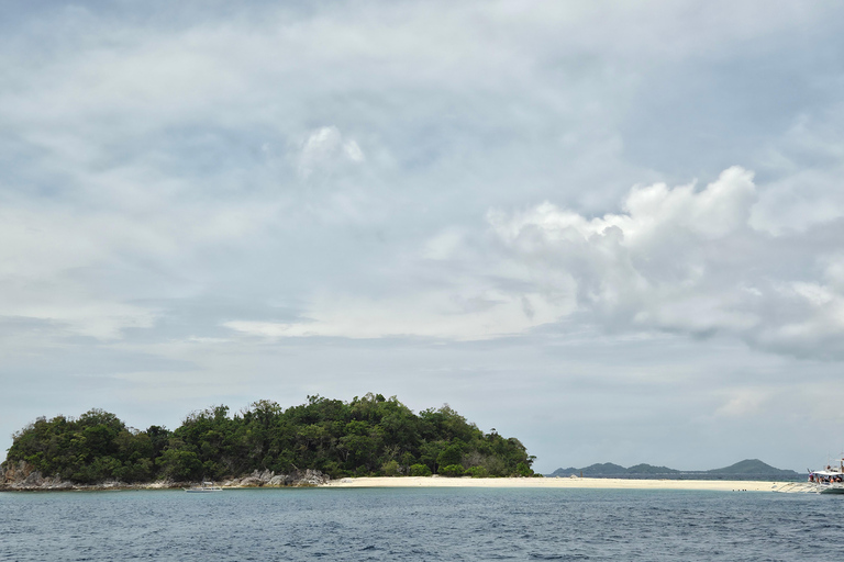 From Coron: 3-Day Island-Hopping Boat Trip to El Nido