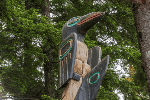 Sitka: Totem Poles, Raptor Centre, & Fortress of Bears Tour Sitka: Totem Poles, Local History and Fortress of Bears Tour
