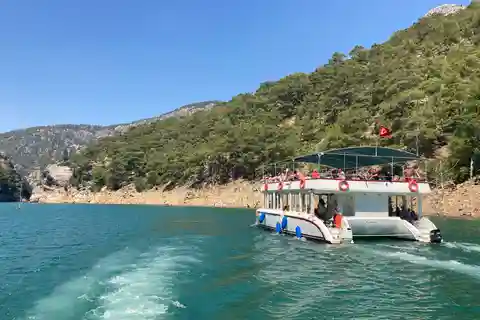 Alanya: Green Canyon Boat Trip With Lunch and Drinks