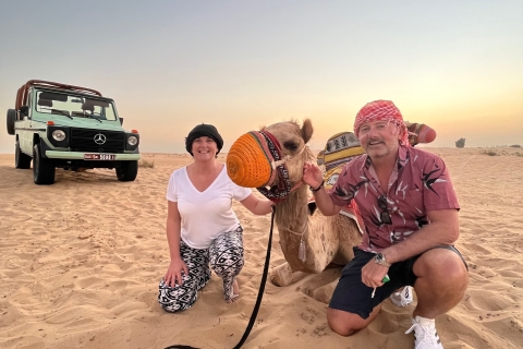 Dubai: Al Marmoom Evening Safari by Vintage Car with Meal Shared Tour