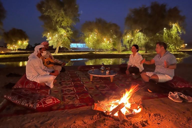 Dubaj: Wieczorne safari Al Marmoom zabytkowym samochodem z posiłkiemWspólna wycieczka
