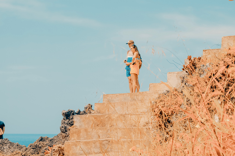 De Bali: excursion d'une journée en hors-bord et en voiture à Nusa Penida