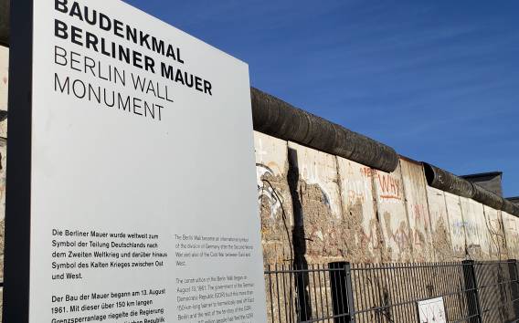 Berlin: Private DDR-Mauer-Tour mit interaktivem Spiel