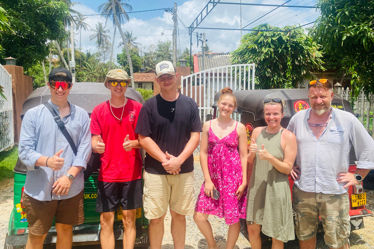 From Kandy to Colombo, Negombo or Airport Privert Transfer Kandy to Colombo 2x Slow day tour for Seaniors by EV Vehicle