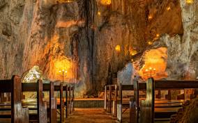 Capricorn Caves, Australia: 45-Minute Cathedral Cave Tour