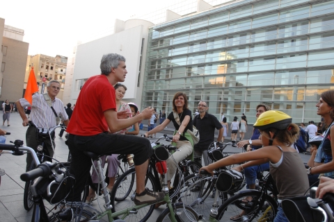 Barcelona: Fahrradtour mit Pause in einer Strandbar