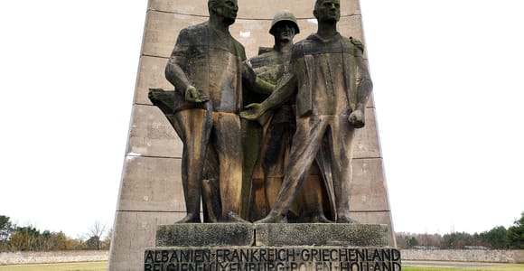 Berlin: Private Van Tour zum Konzentrationslager Sachsenhausen