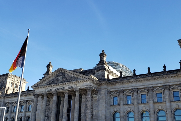 Berlín: recorrido privado a pie por el distrito gubernamental con juego