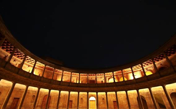 Granada: Eintrittskarte für die Alhambra & Nasridenpalast Nacht-Tour