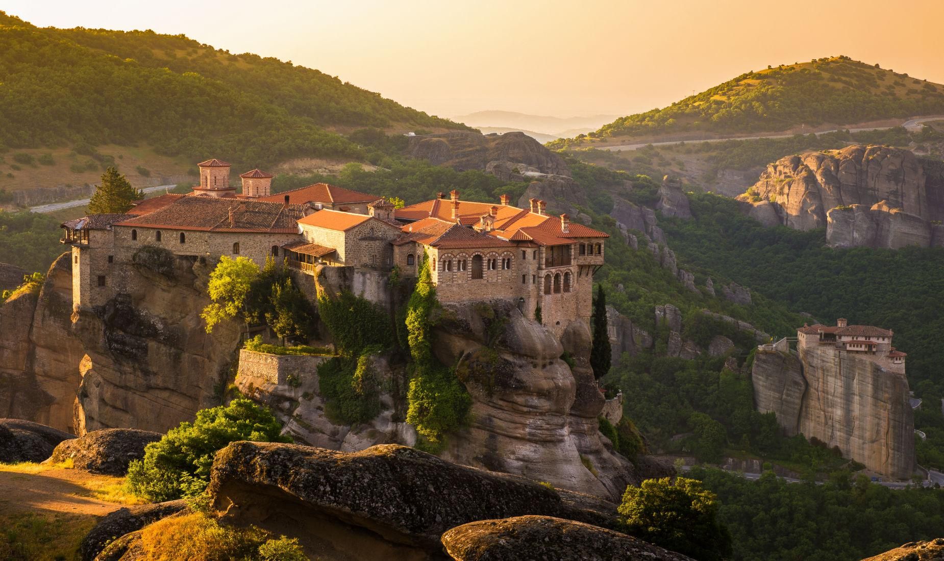Meteora: Tour am Mittag mit Mittagessen & optionalem Transfer von Athen